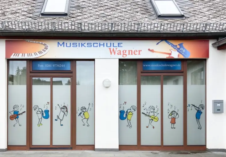 Fensterfront der Musikschule Weiler